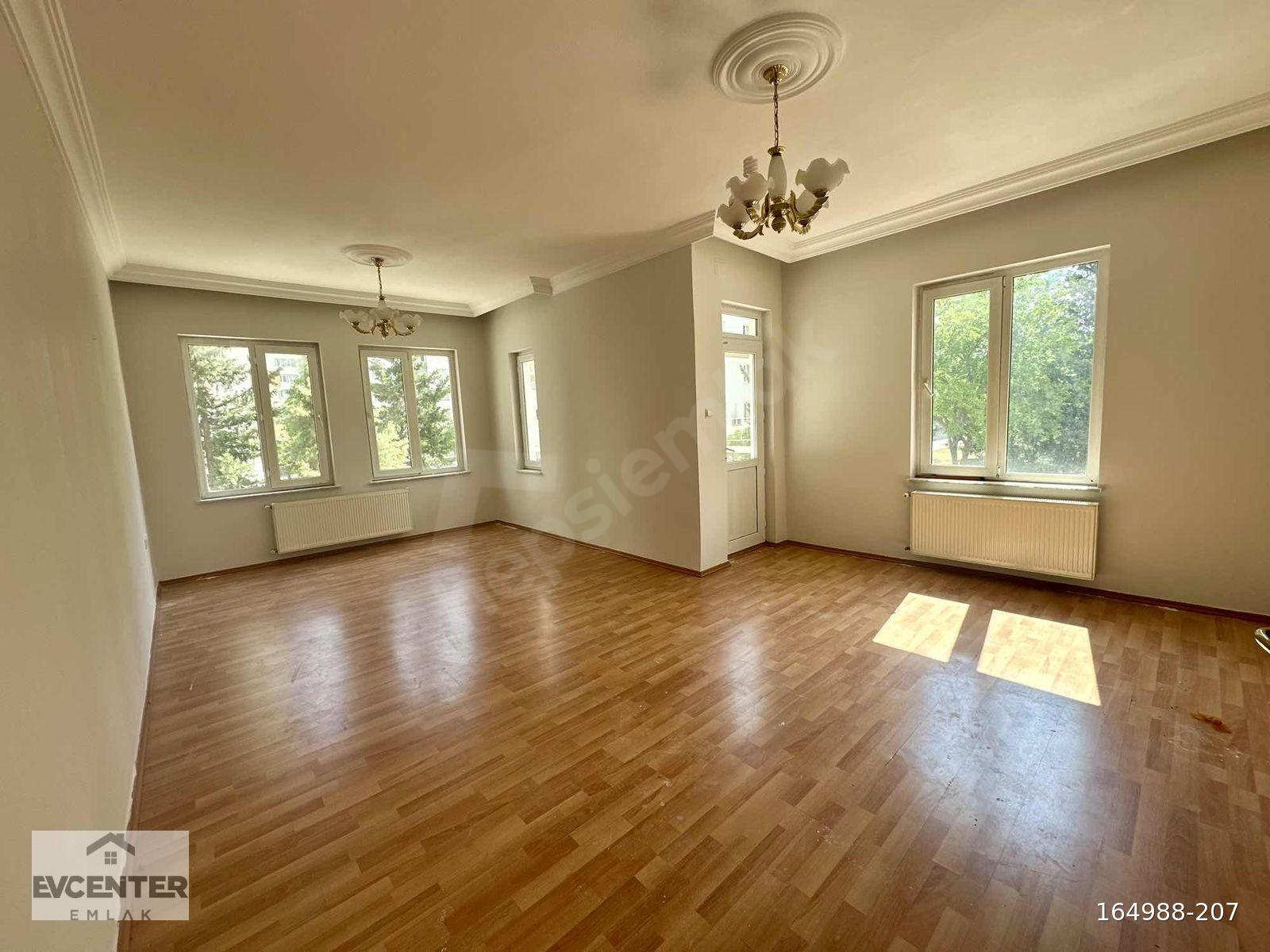 KARATAŞ MERKEZE YAKIN KONUMDA 3+1 KİRALIK GENİŞ DAİRE