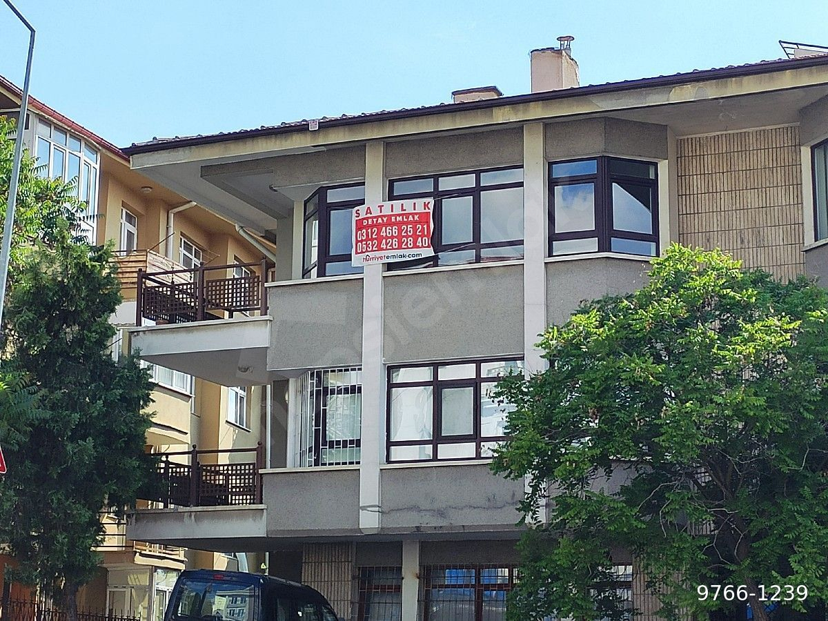 Gaziosmanpaşa Koza Sokak'ta Ankara Manzaralı Şömineli Geniş Salonlu 200 m² 4+1 Daire