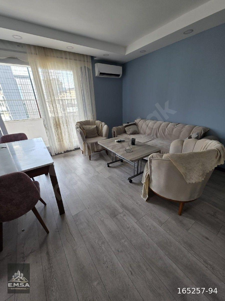 ATATÜRK CADDESİ ÜZERİ YEMEN KAHVESİ ÜSTÜ FUL EŞYALI 1+1 BALKONLU DAİRELER