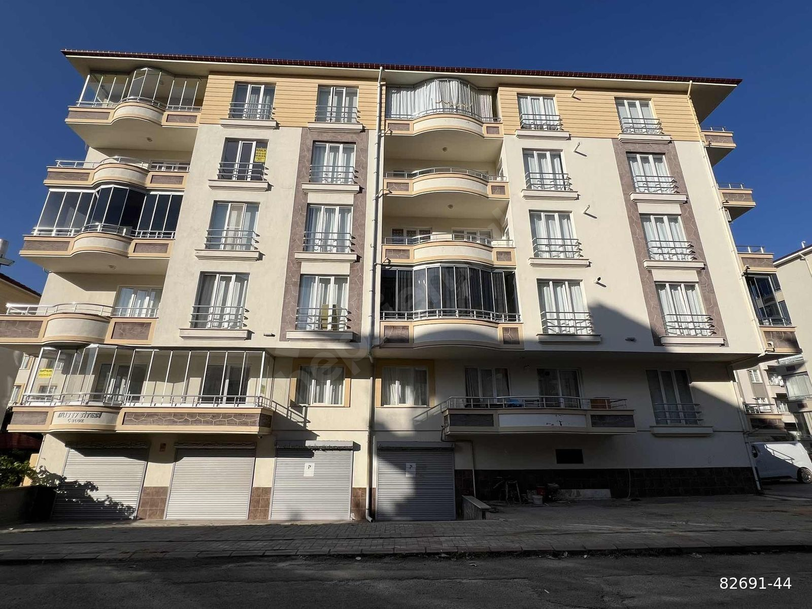 CANCAN'DAN YARENLERDE ARA KAT 4+1 KİRALIK LÜX DAİRE