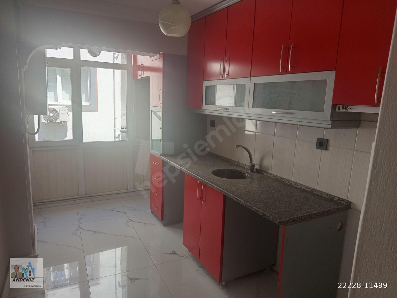 Şehzadeler İlç Sakarya Mah 2+1 3 Ara Kat Daire Akdeniz Emlak'tan Satılık