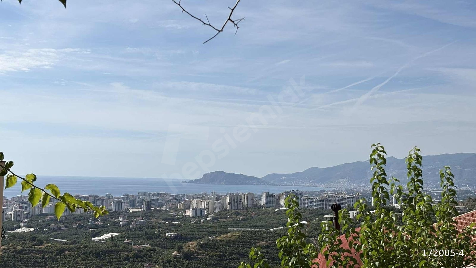 ALANYA GOLDCITY'DE SATILIK 1+1 BAHÇE KATI DAİRE