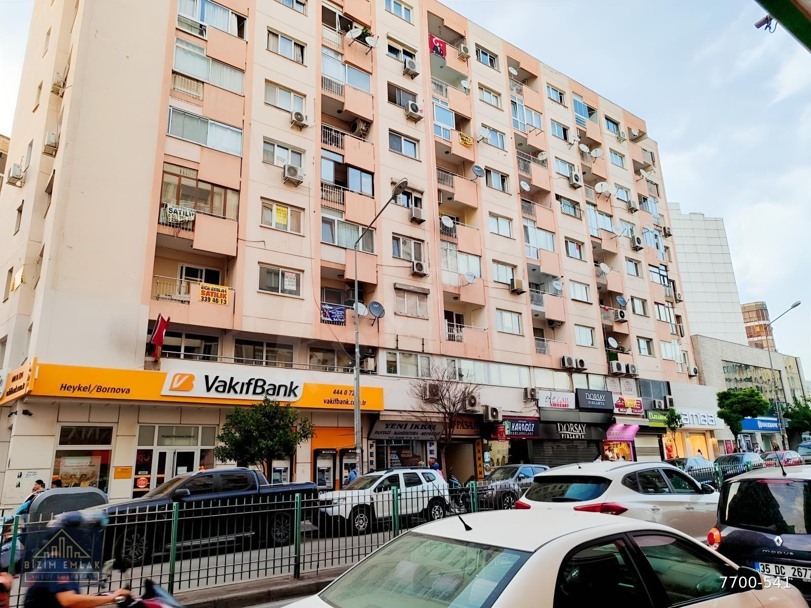 BORNOVA MERKEZDE 3+1 KİRALIK DAİRE