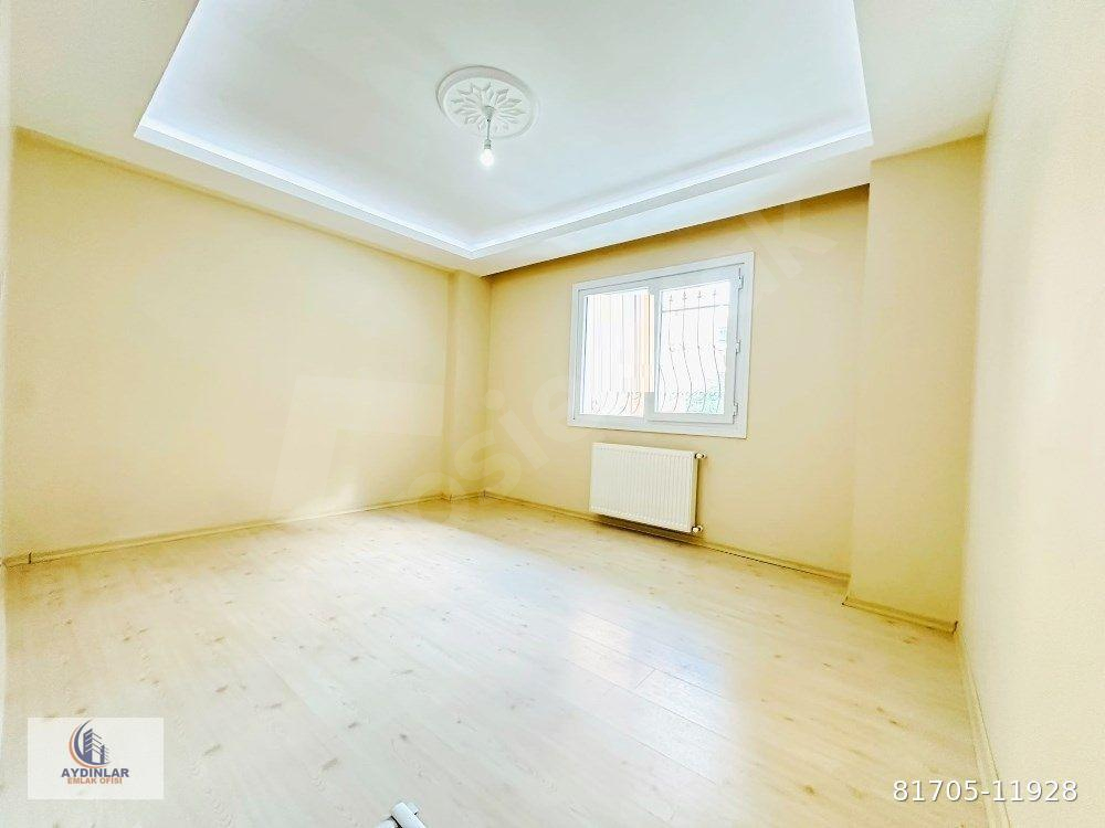 YENİBOSNADA MEVLA CAMİ YAKINI KİRALIK 1+1 YÜKSEK GİRİŞ DAİRE