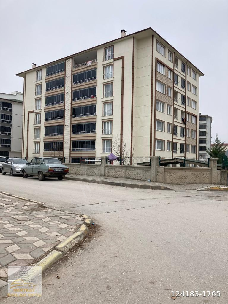 MERTKAY EMLAKTAN YEŞİLIRMAK MAHALLESİNDE SATILIK 4+1 DAİRE
