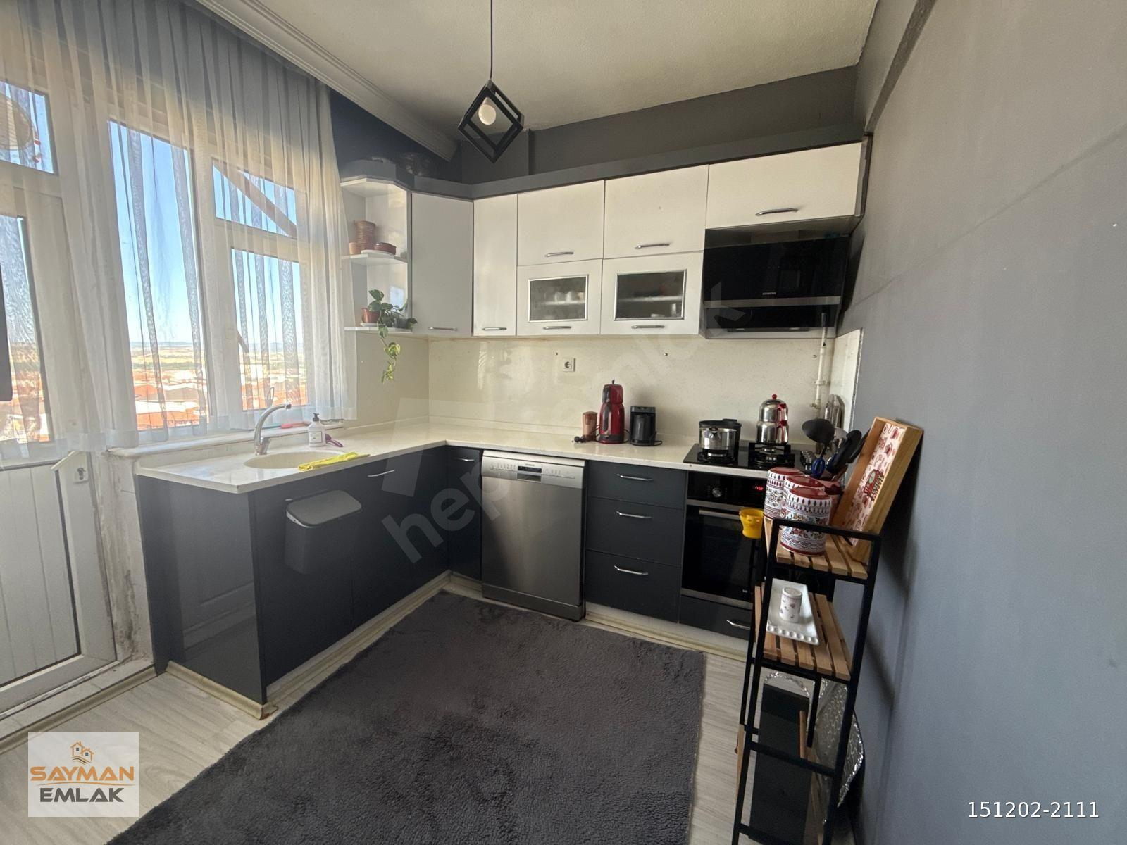 SAYMAN'DAN MERKEZDE YUNUS EMRE MAHALLESİ'NDE SATILIK 3+1 DAİRE