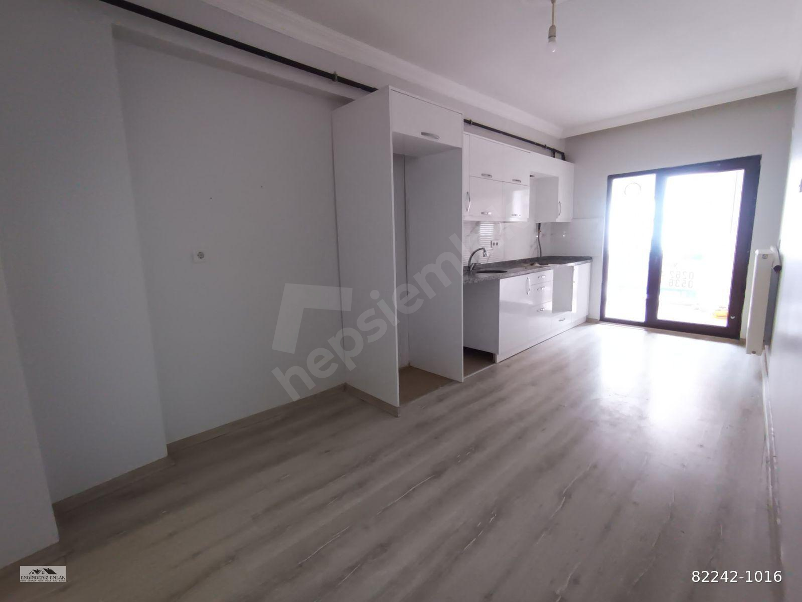ENGİNDENİZ EMLAK'tan SALI PAZARINDA SATILIK 3+1 ARA KAT DAİRE