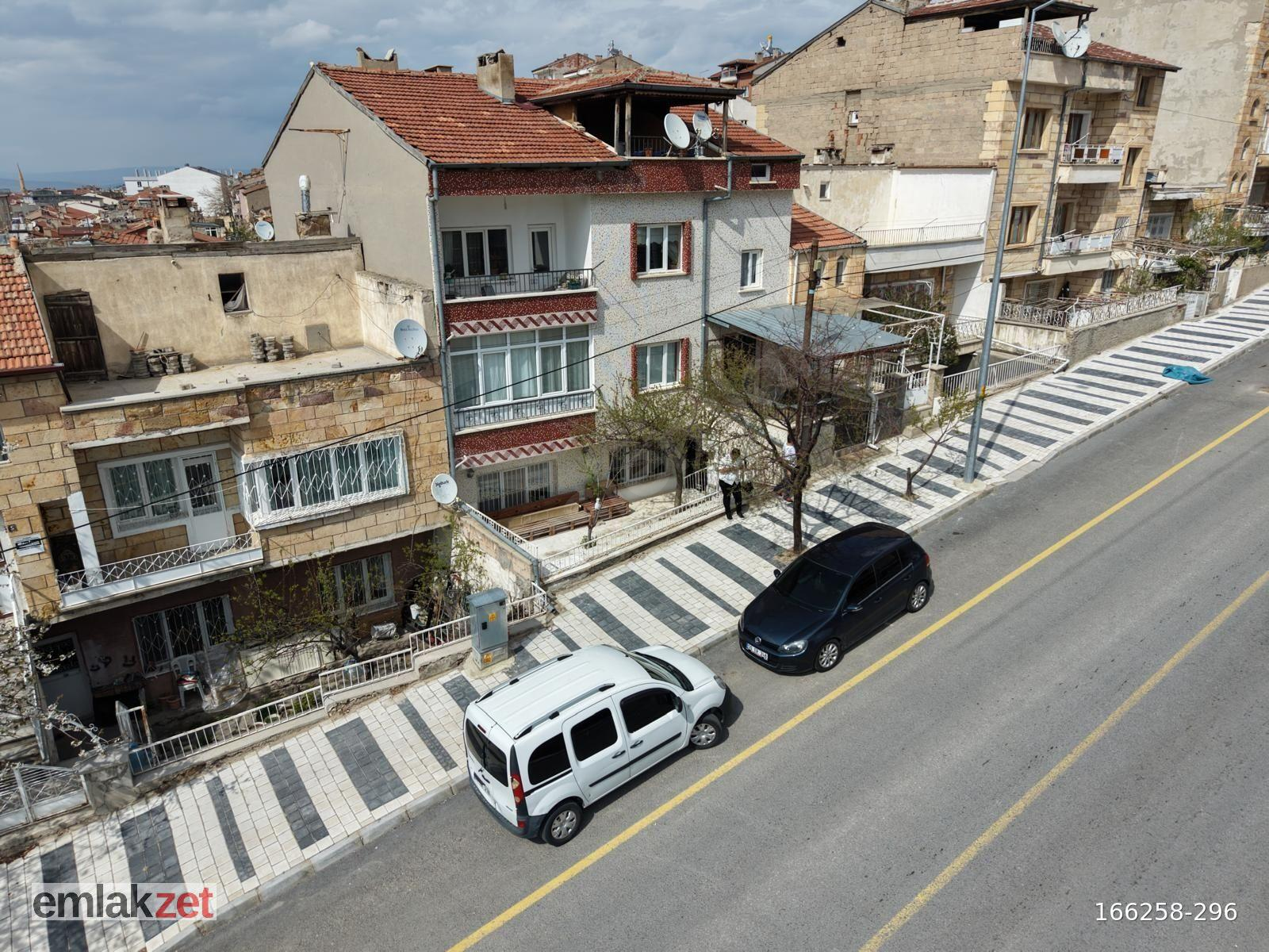 "Emlak Zet"350 Evler İçi Yapılı Harika Konumda 3+1 Satılık Daire