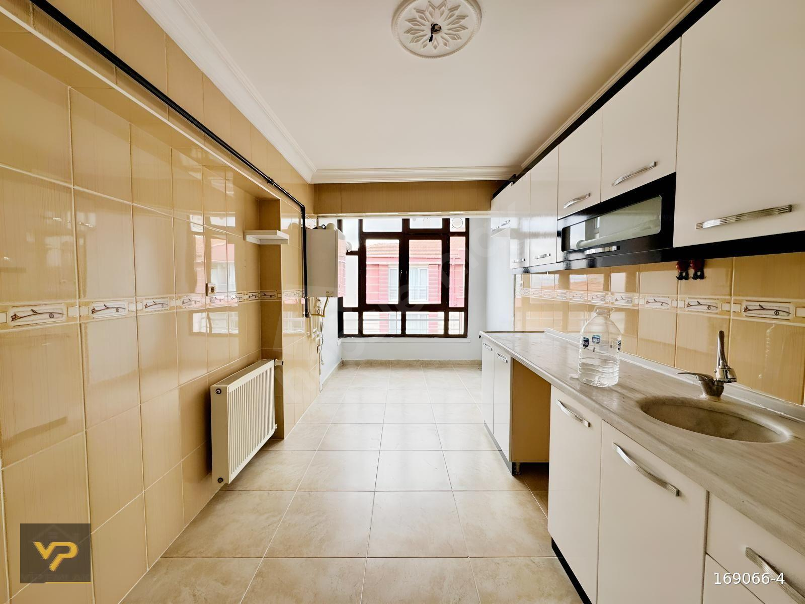 VİP'DEN YILDIZ GÖBEK ÖNÜ AÇIK MASRAFSIZ 3.KAT SATILIK 3+1 DAİRE