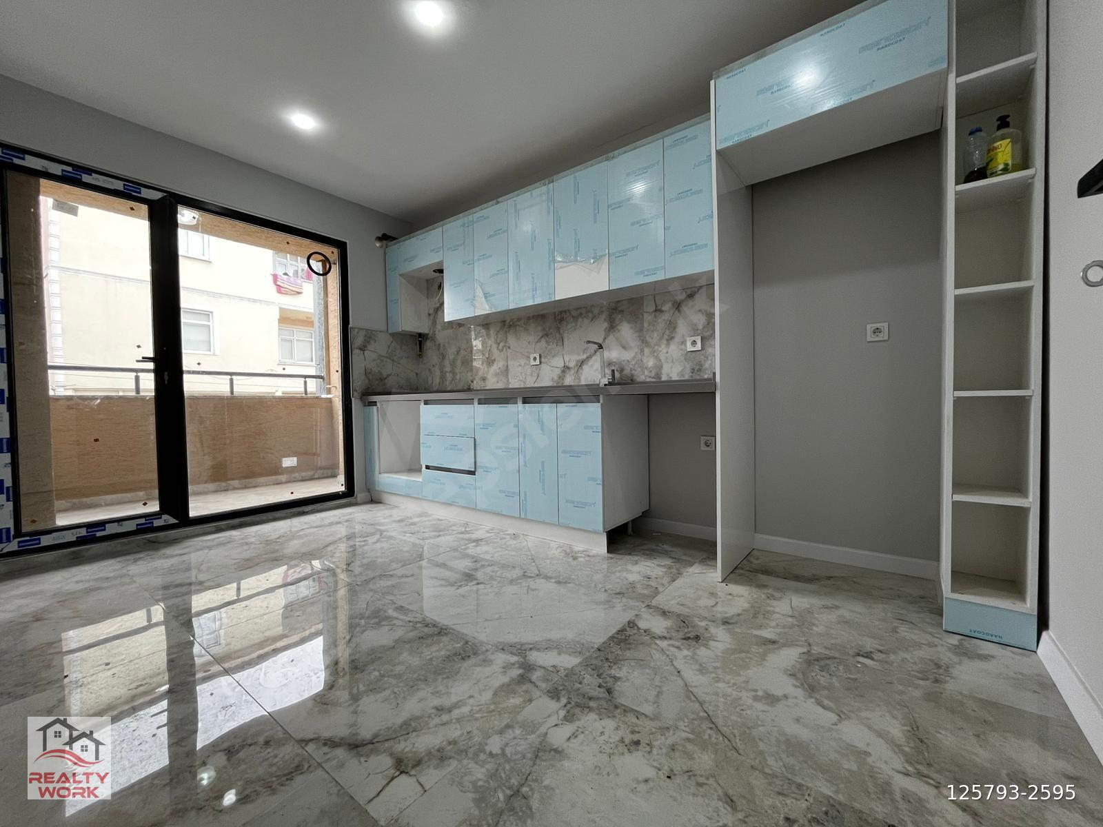 DENİZ YILDIZLARI LİSESİNE YAKIN,GENİŞ MUTFAKLI 90 M2 ARA KAT