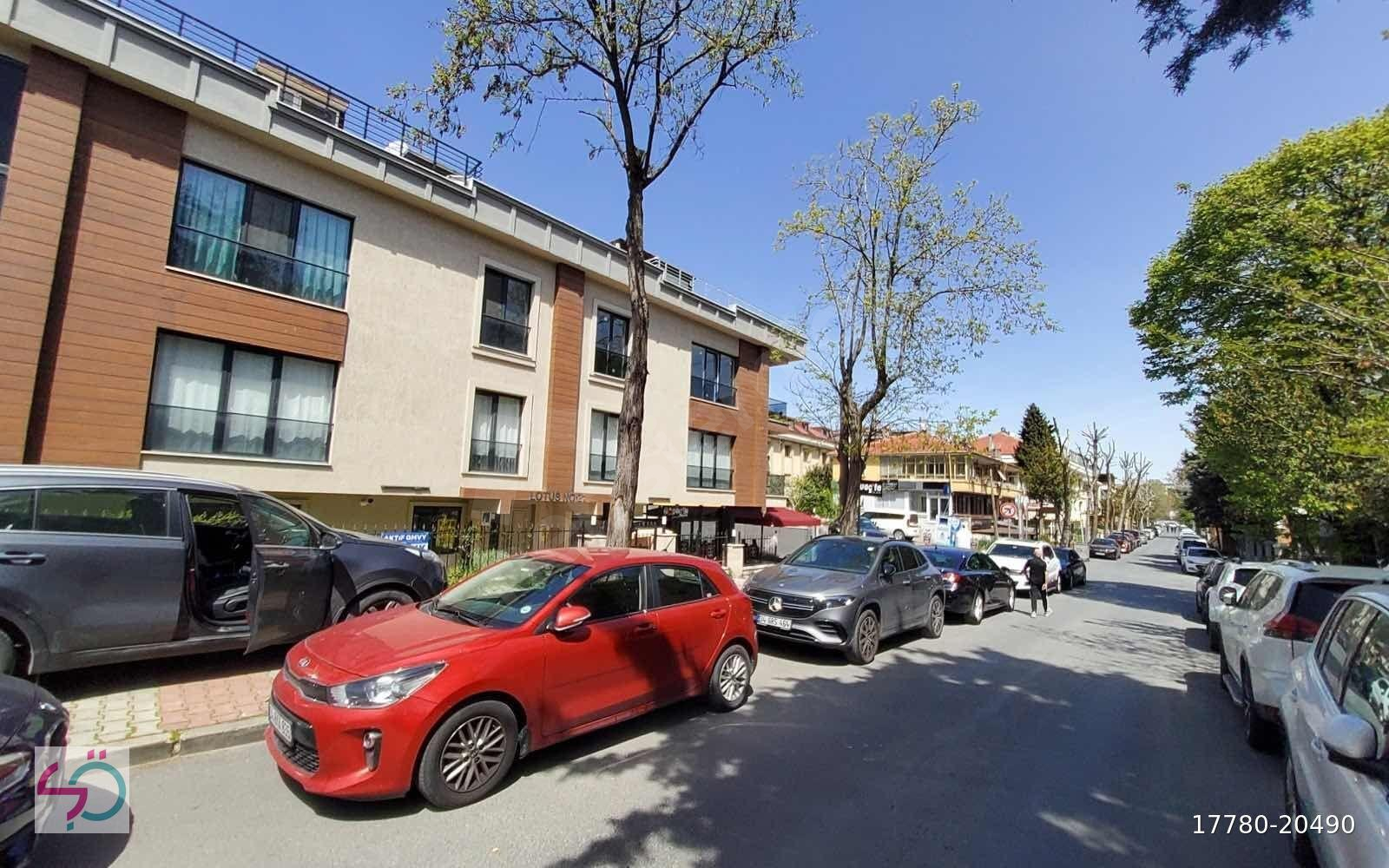 ŞEBNEM ÖZGÜLDEN FLORYADA CADDE VE E-5 YAKIN 200 metre² DUBLEKS