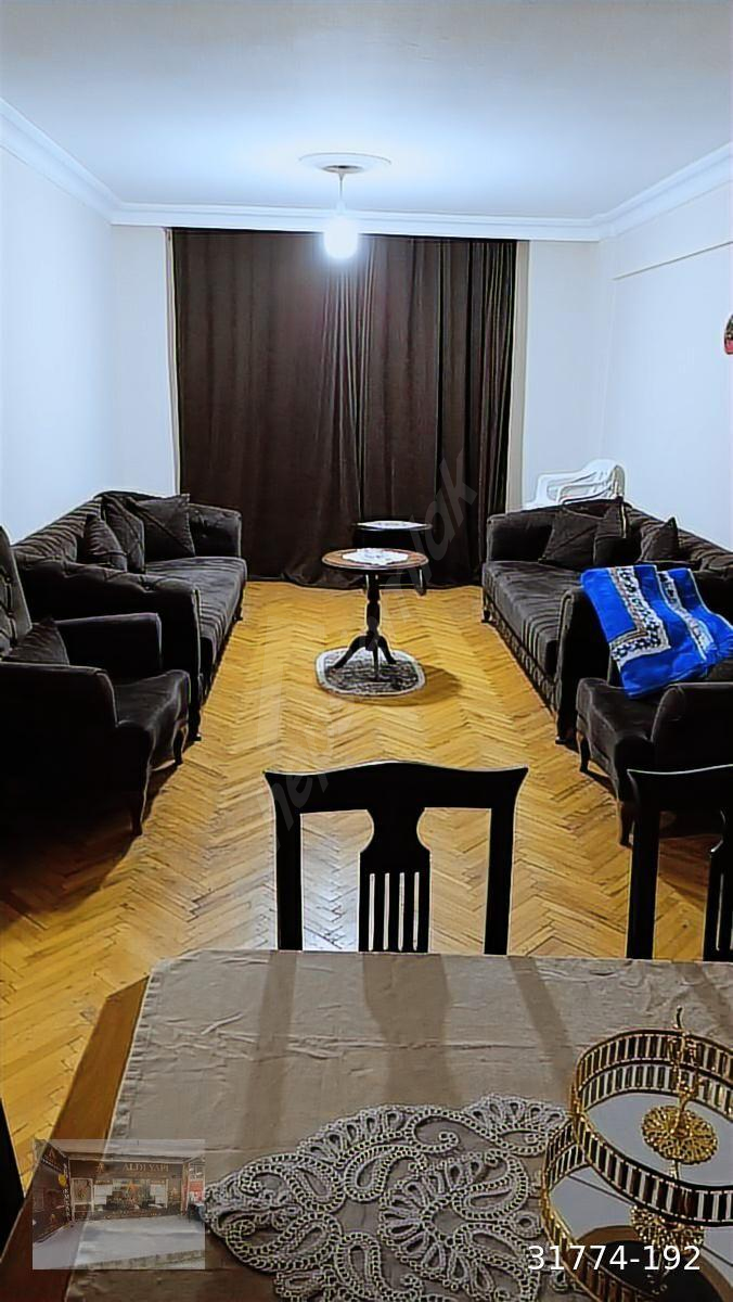 Avcılar merkezde(3,845,bin) 3+1) kat 2 asansörlü