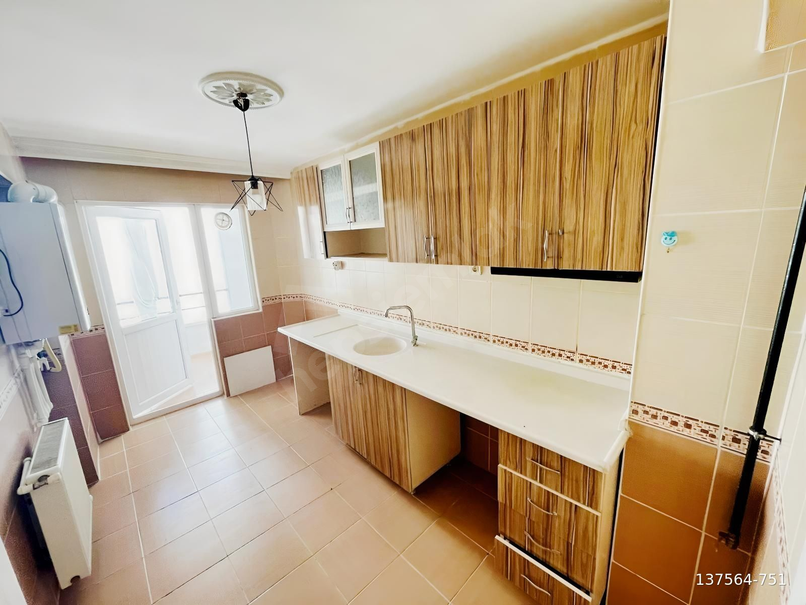 !!TAMKOÇ"DAN SATILIK OKULA CADDEYE YAKIN ARA KAT 3+1 DAİRE