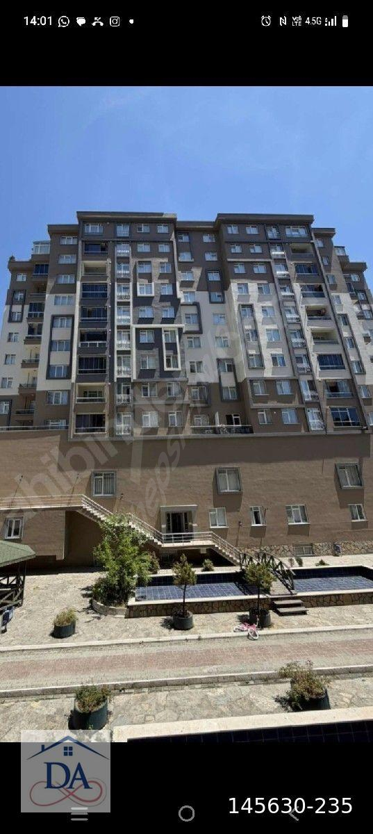 Varlık sitesinde 3+1 kiralık daire