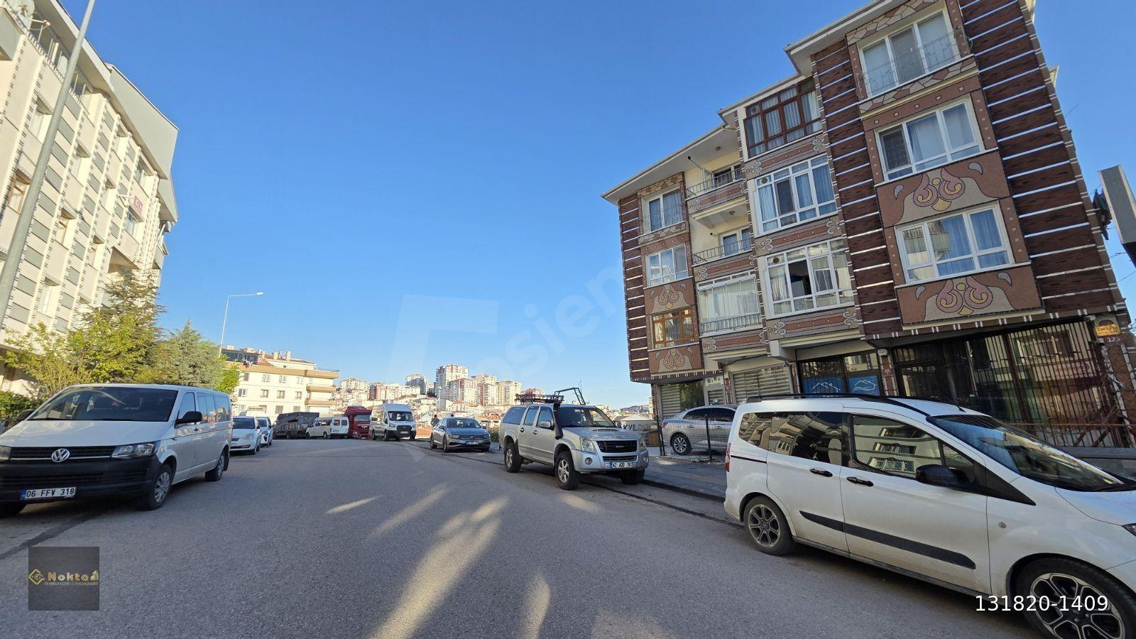 ETİMESGUT SÜVARİ MAHALLESİ ARA KATTA 3+1//130m2 CEPHELERİ AÇIK
