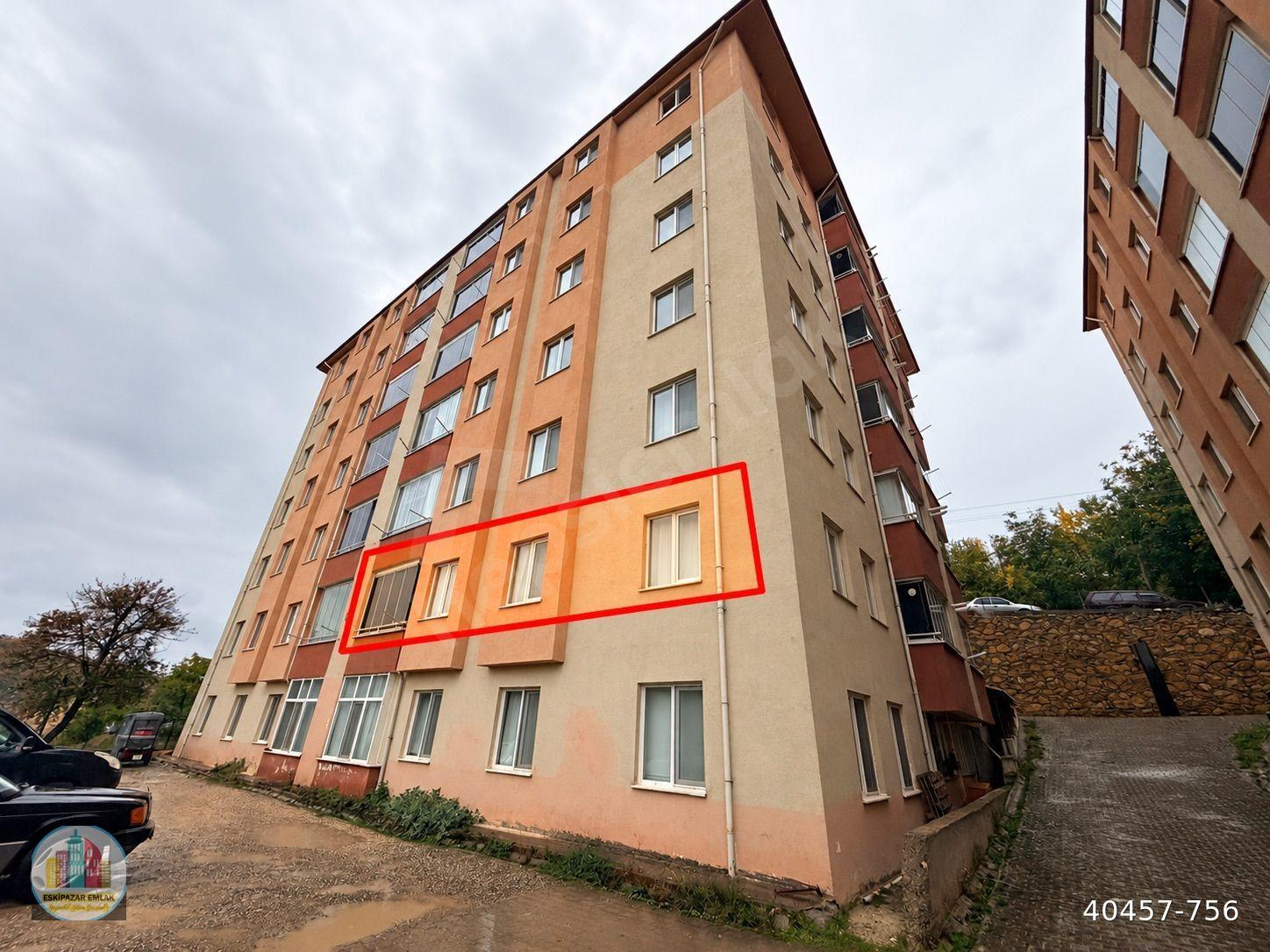 YENİ MAHALLE ÇINAR SİTESİNDE 3+1 KOMBİLİ ASANSÖRLÜ SATILIK DAİRE