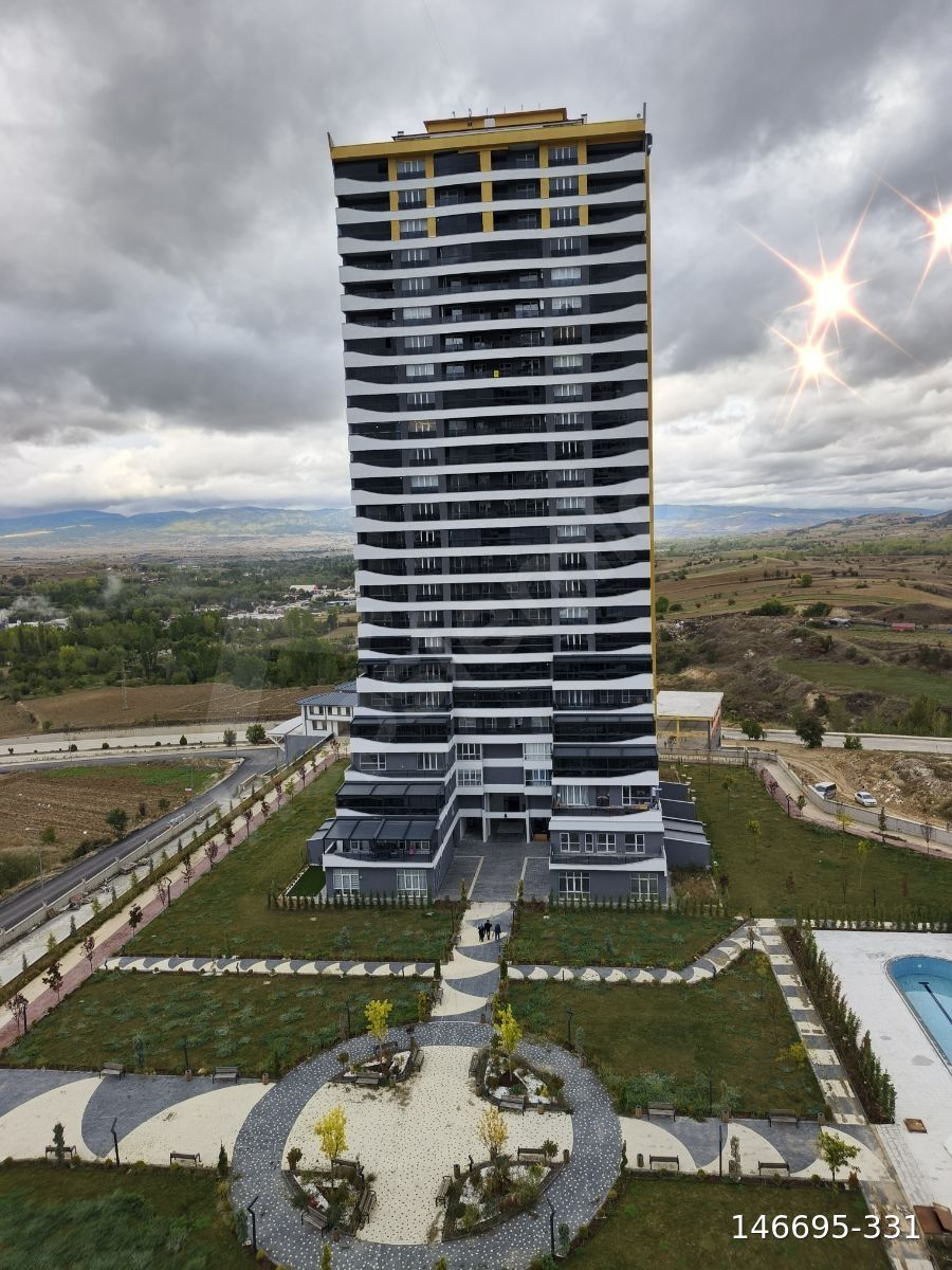 MERKEZ EML'TAN Şehrin en seçkim sitesinde SATİLİK 3+1 DAİRE