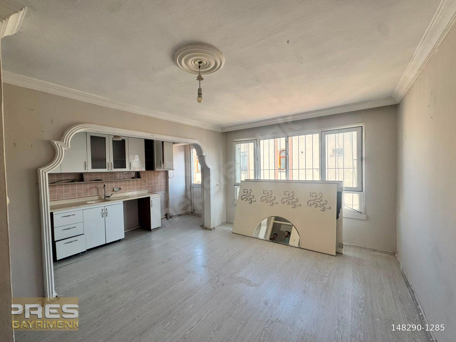 PRESTİJDEN MAHMUDİYE'DE METROPOL CİVARI GENİŞ OTURUMLU 2+1 DAİRE