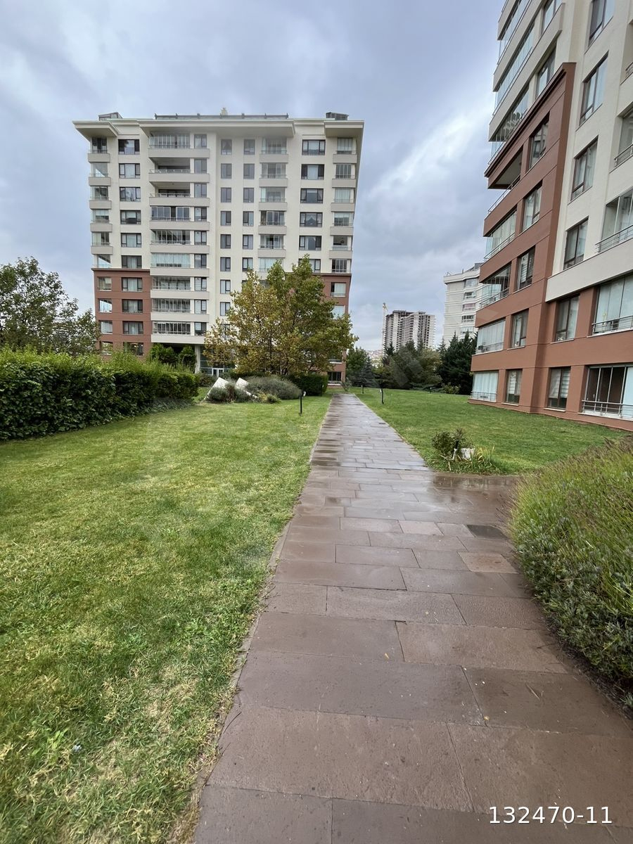 EGE FLORA’DA 8.KATTA SATILIK DAİRE acil