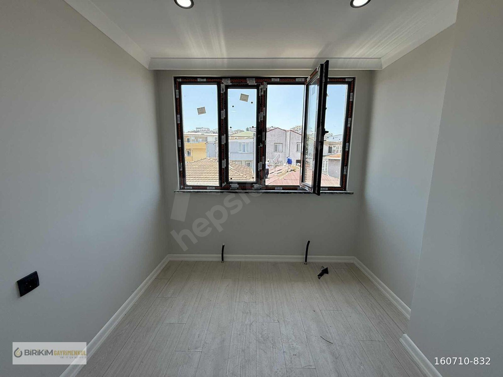KAZIM KARABEKİR MAHALLESİNDE MERKEZİ KONUMDA 2+1 90m2 ARAKAT