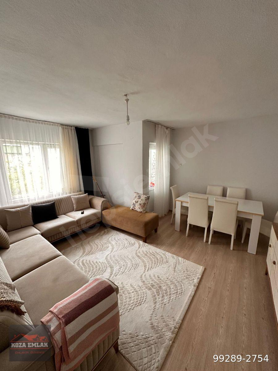 KOZA EMLAK'TAN AKŞEMSETTİN MAHALESİNDE ARA KATTA BAĞIMSIZ MASRAFSIZ 3+1 SATILIK DAİRE