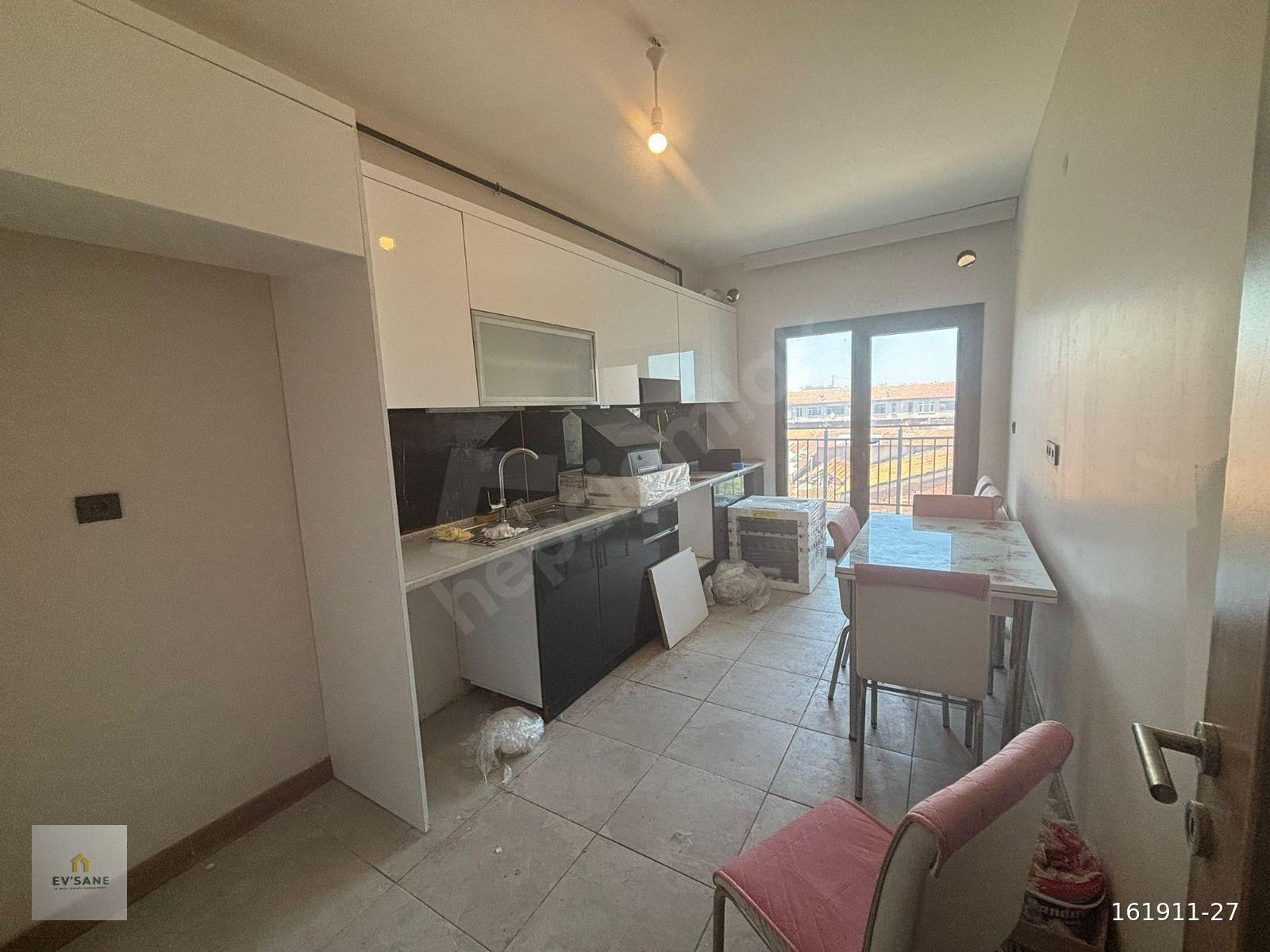 BAŞAKŞEHİR KAYABAŞI 26.BÖLGE'de SATILIK 2+1 ARA KAT DAİRE