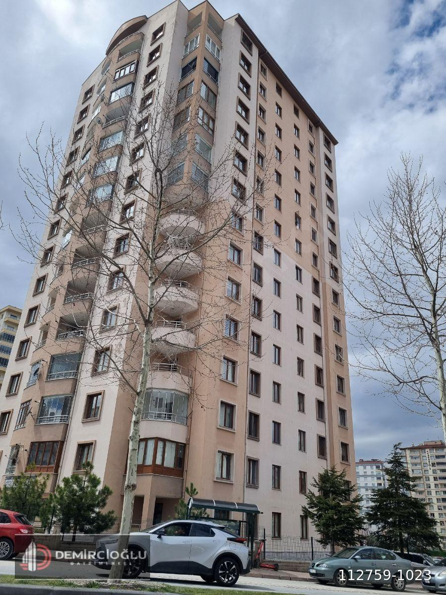 TRAMVAYA SIFIR/175 M2/LÜKS ARA KAT DAİRE
