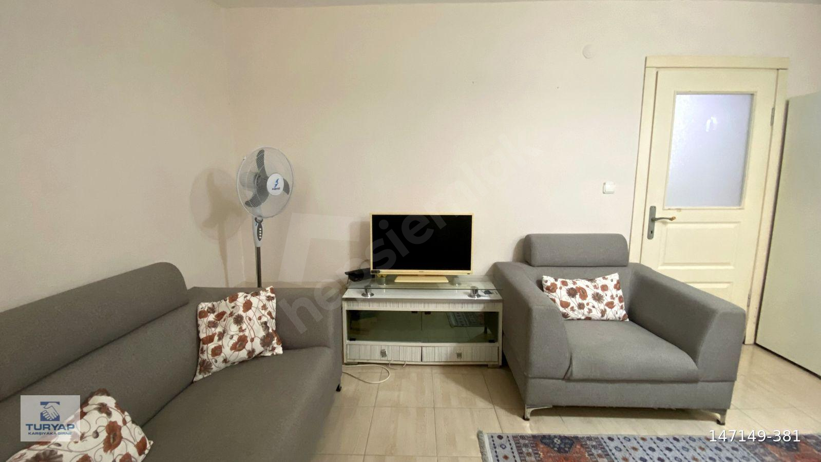 Ayvalık Sarımsaklı Merkezde Plaja Yakın Eşyalı Kiralık 2+1 Daire