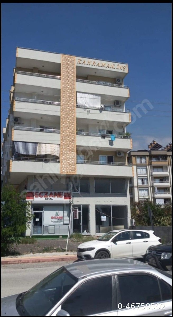 Deniz manzaralı,plaja çok yakın,cadde üzeri,kaymakamlık binası yanı kiralık 3+1 daire
