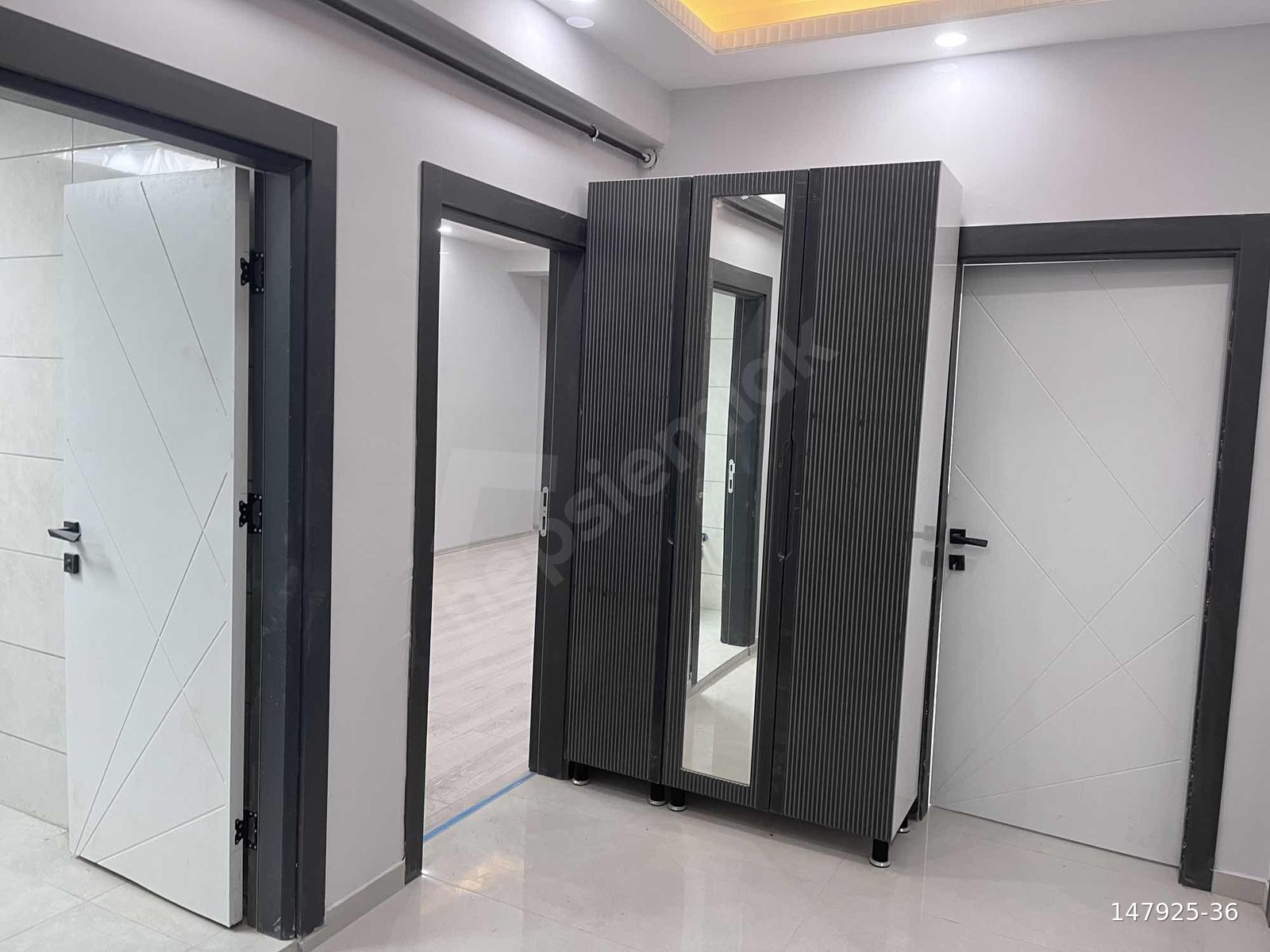 OSMANOĞLU EMLAKTAN HAVALANI YOLU ÜZERİ SATILIK 1+1 HARİKA APART