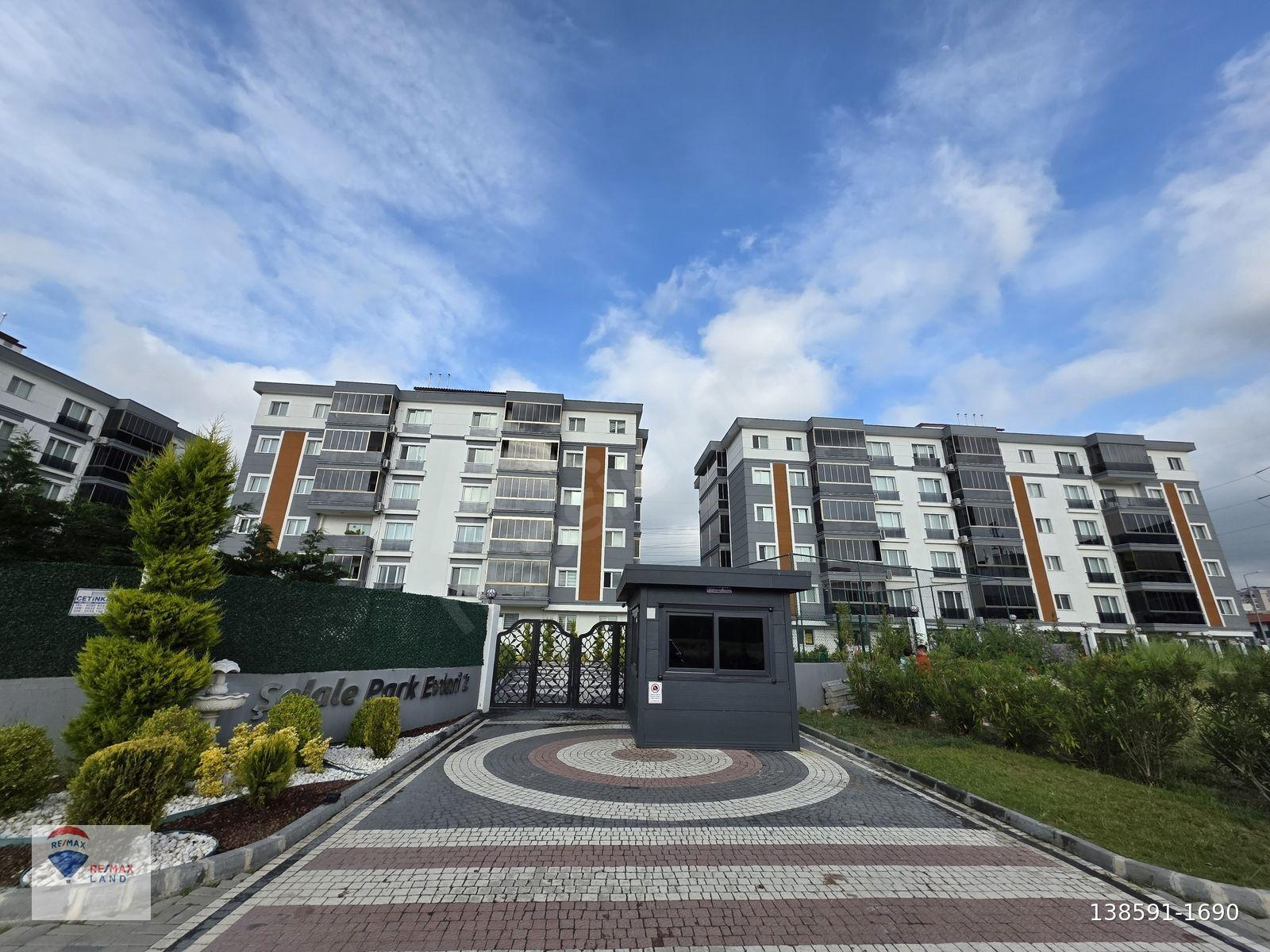 REMAX LAND'DAN ŞELALE PARK 2'DE HAVUZ CEPHE KİRALIK 3+1 DAİRE