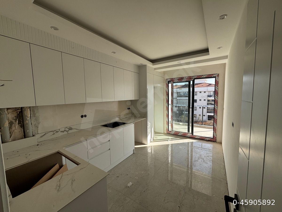 SAHİBİNDEN ARA KAT LÜKS HAVUZLU SİTE İÇİ DAİRE