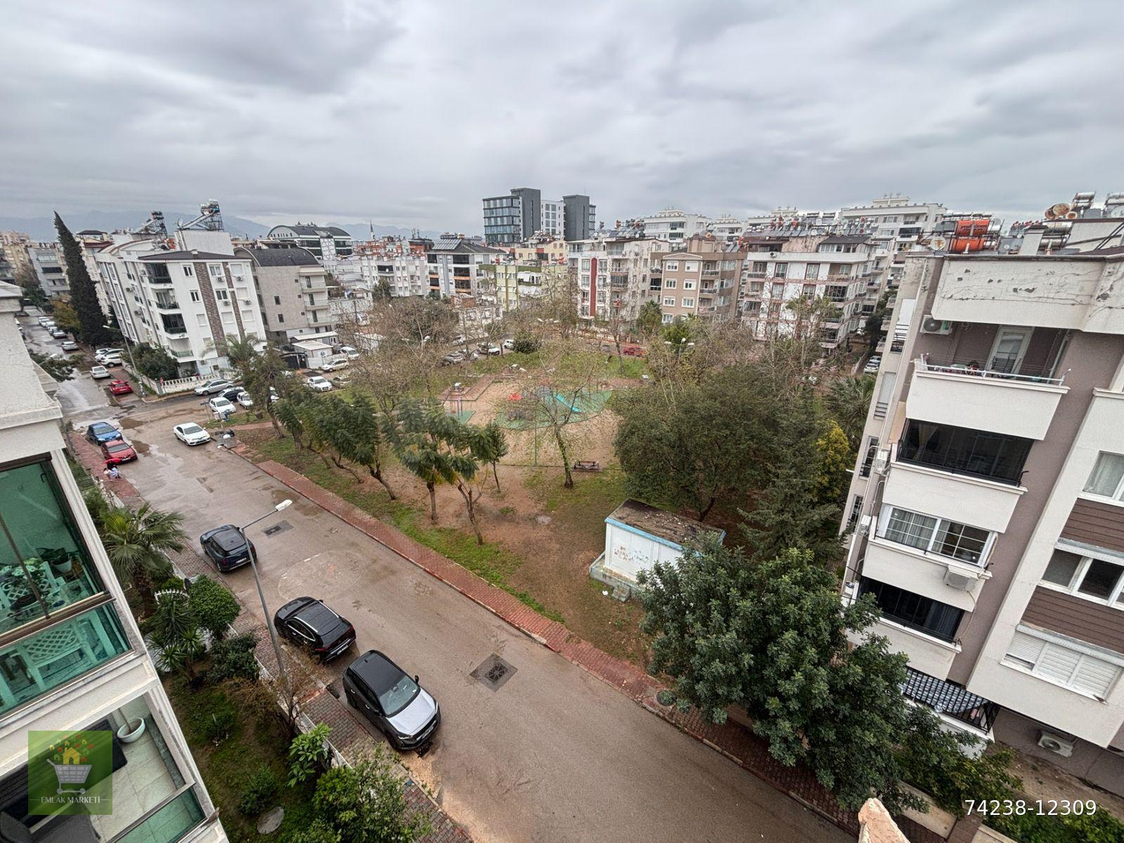 PARK KARŞISI CEPHELERİ AÇIK DOĞALGAZLI KOMBİLİ DUBLEKS