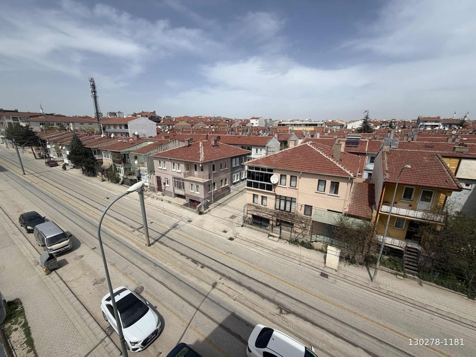 ERSEV'DEN CADDE ÜSTÜ BALKONLU 1+1
