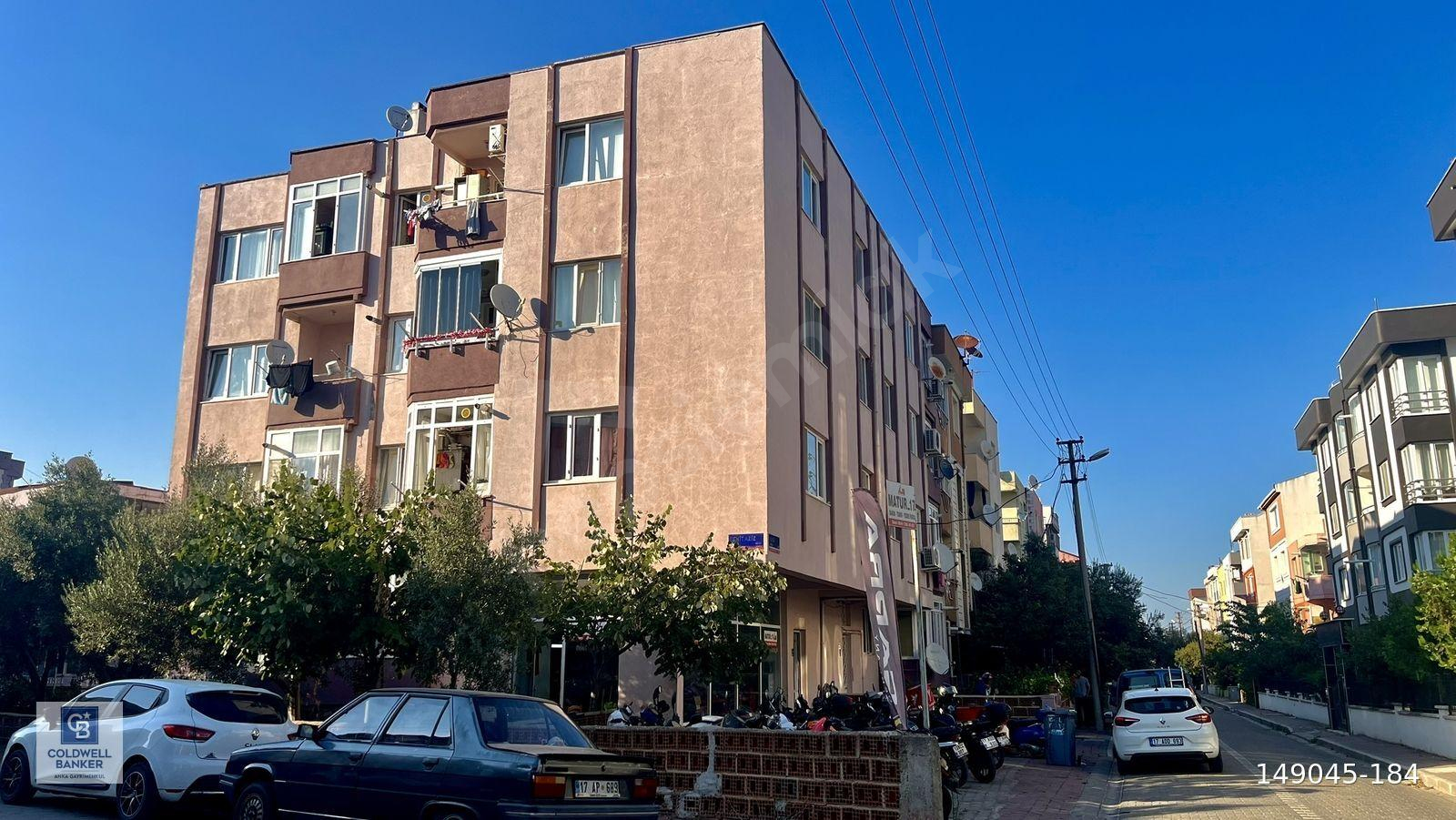 Esenlerde Merkezi Konumda Kapalı Mutfaklı Satılık 2+1 Daire