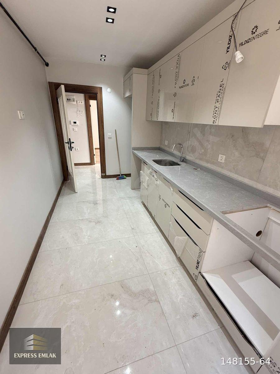 CUMHURİYET CADDESİNDE YENİBİNADA 2+1 SATILIK DAİRE