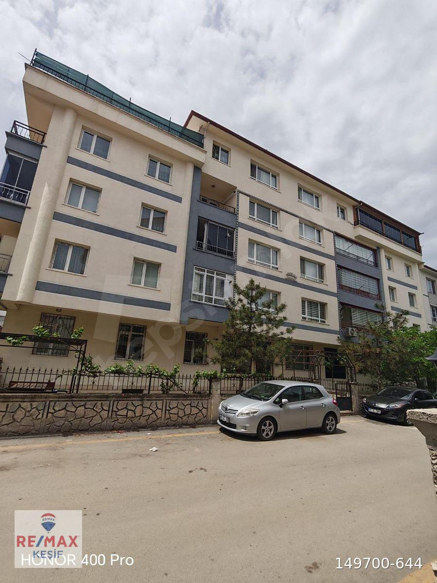 ETIMESGUT ELVAN MAHALLESI'INDE YAPILI SATILIK 3+1 ÇARŞI IÇINDE ACIL SATILIK DAIRE