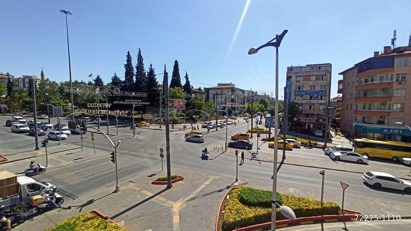ARV GYO'DAN GAZİANTEP LİSESİ KARŞISI CADDE ÜZERİ KÖŞEBAŞI 3+1
