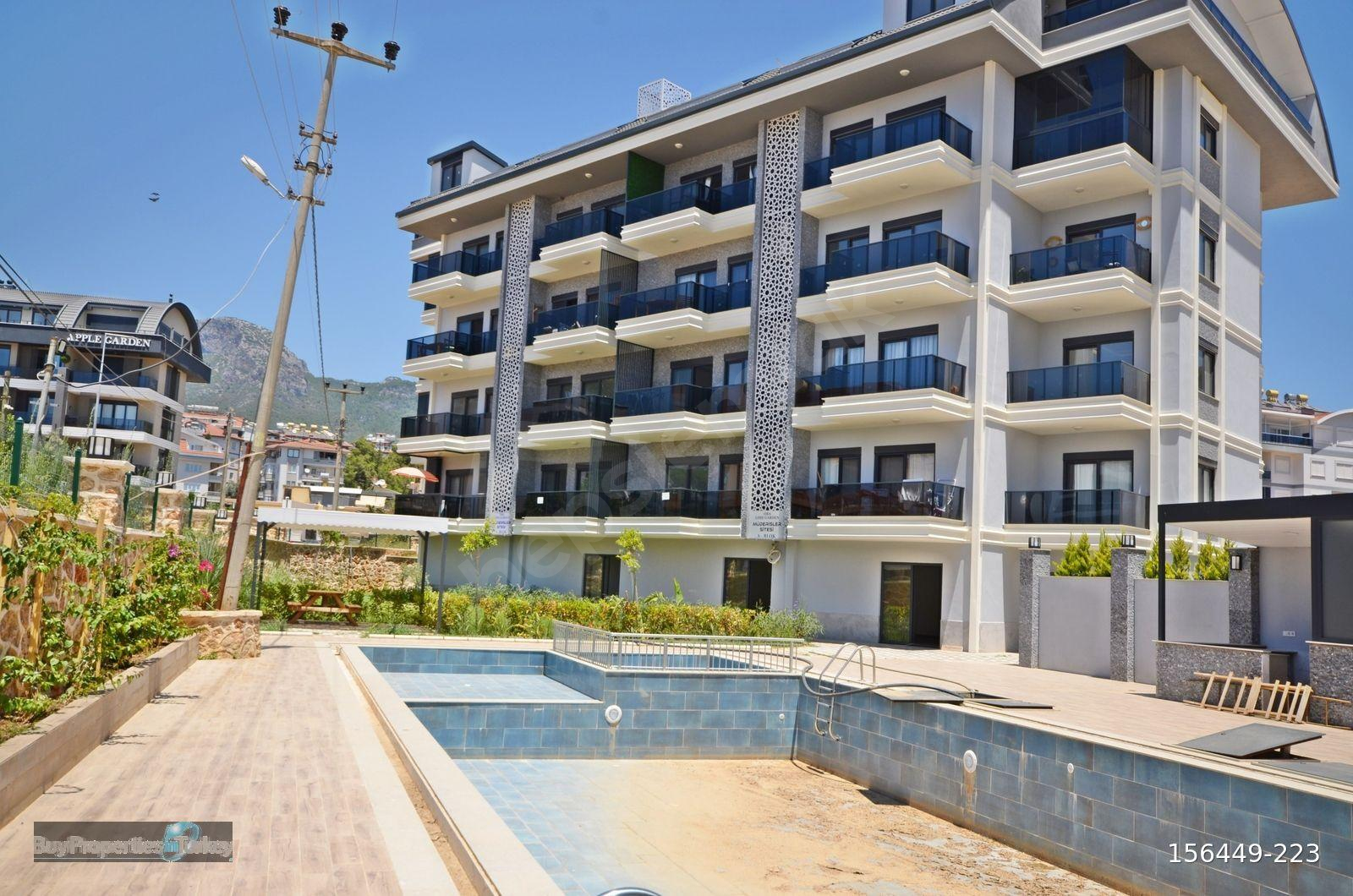 ALANYA OBA'DA SATILIK HAVUZ MANZARALI 1+1 DAİREMİZ 3.KAT