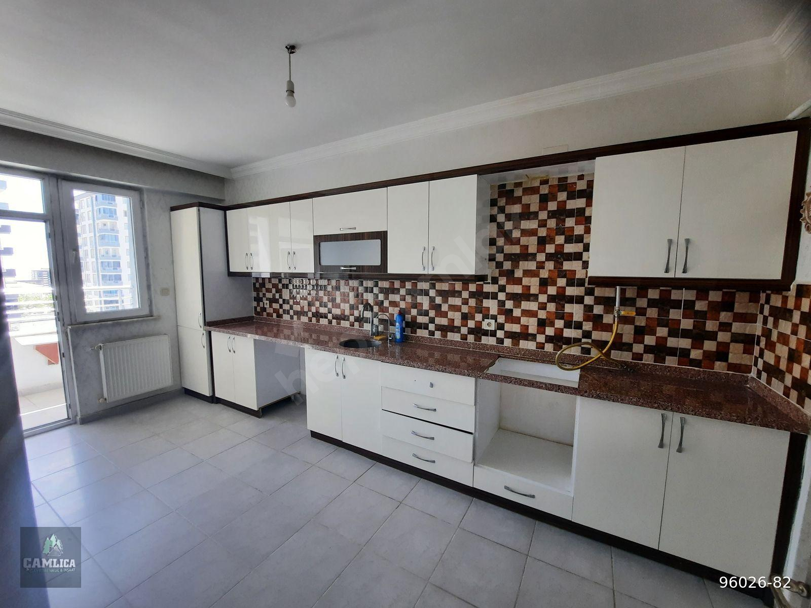 AKKENTİN GÖBEĞİNDE BAKIMLI 2+1 MEMUR ŞARTLI KİRALIK DAİRE