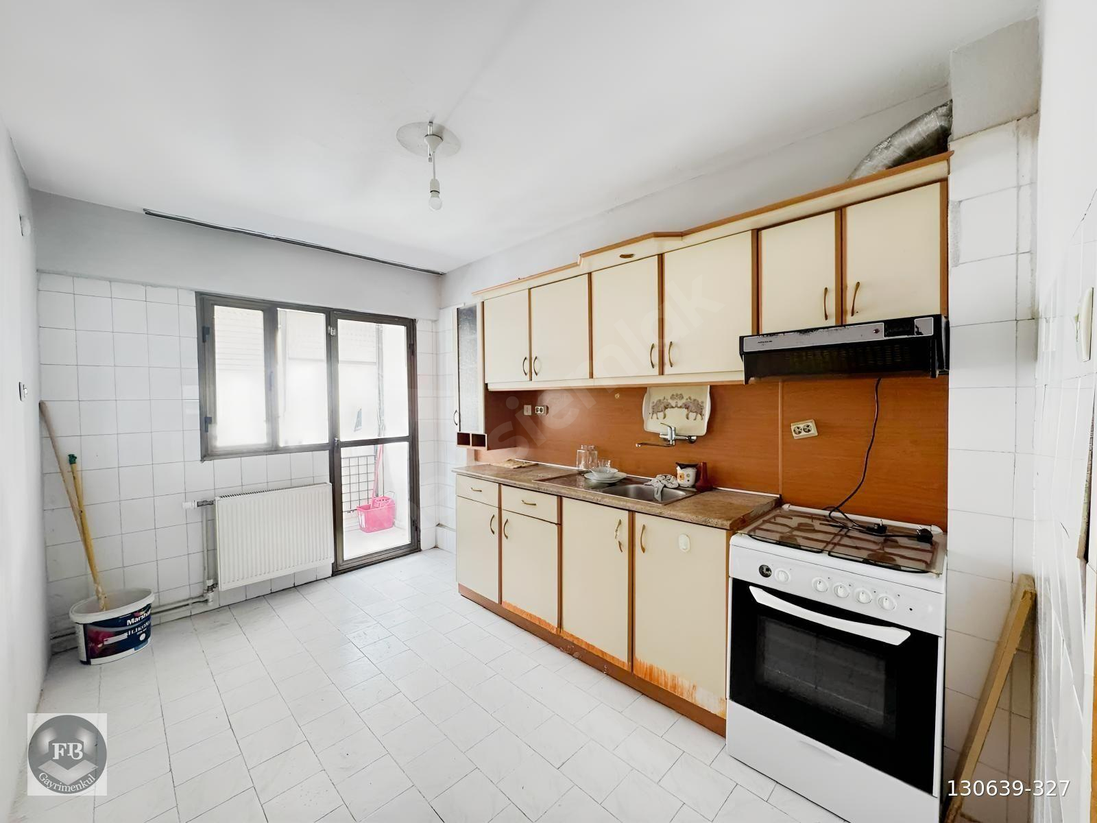 FB Gayrimenkul'den Metroya yakın 3+1 kiralık daire