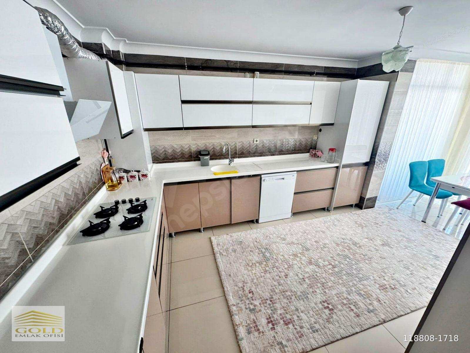 CADDE ÜZERİNDE SİTE İÇİ GENİŞ YAPILI EBEVEYN BANYOLU GİYİNME ODALI 4+1 SATILIK LÜKS DAİRE