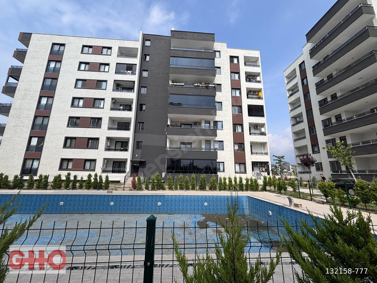 A Gayrimenkul'den Rana Life Sitesinde Havuz Manzaralı Daire