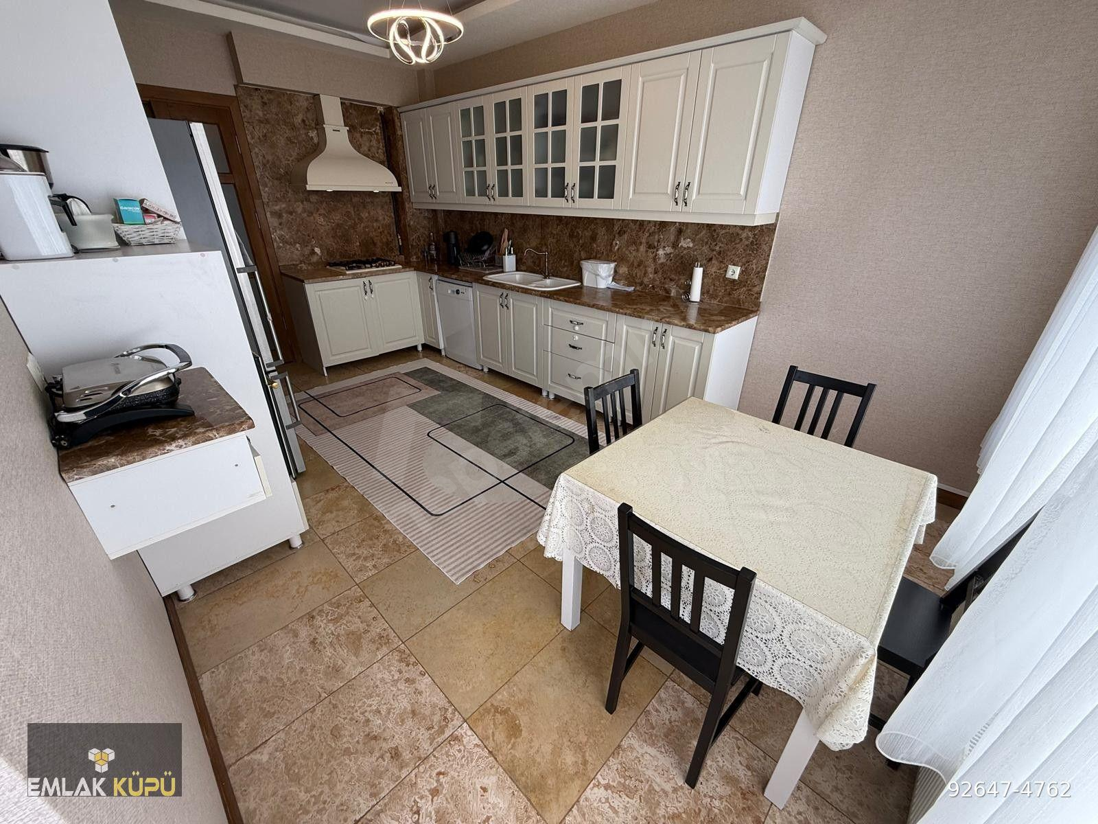 BAĞLICA DA MERKEZİ KONUMDA SÜPERLÜKS 3 BANYOLU 4+1 SATILIK DAİRE
