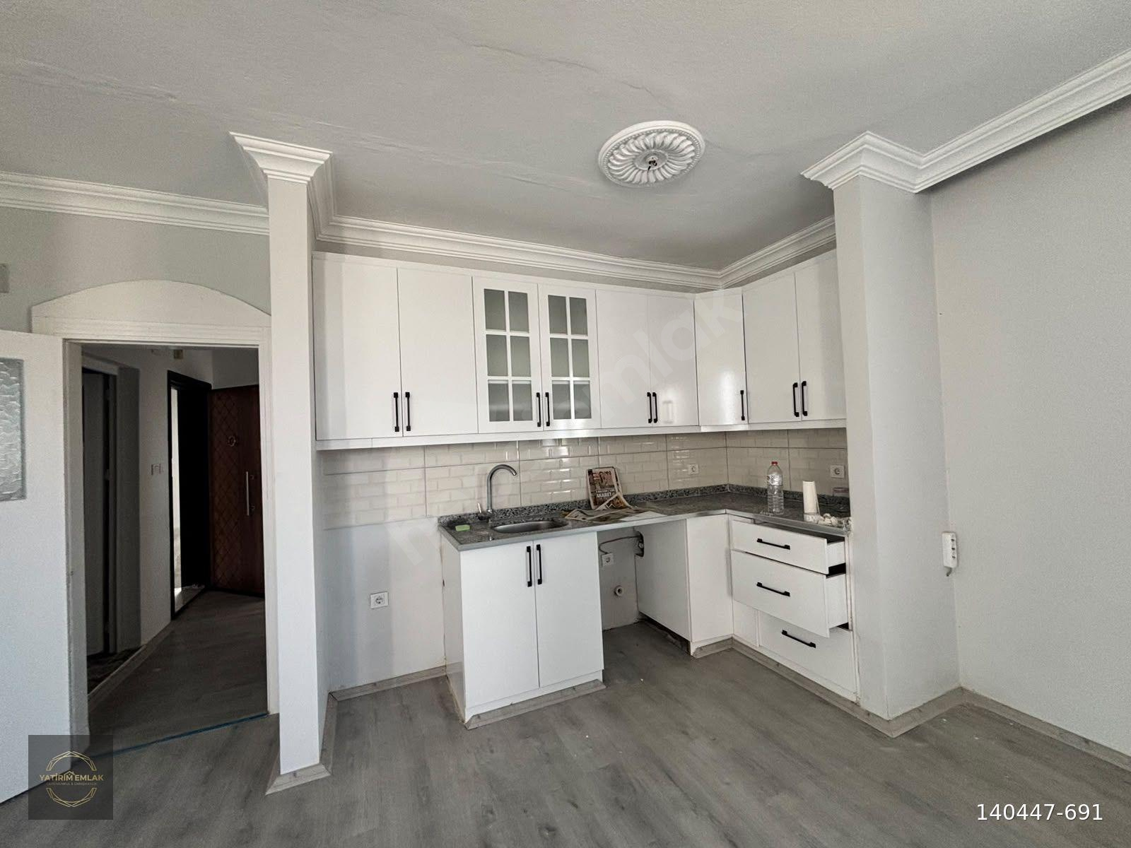 YEŞLKÖY TATİL STESİNDE 2+1 YENİLENMİŞ SATILIK DAİRE
