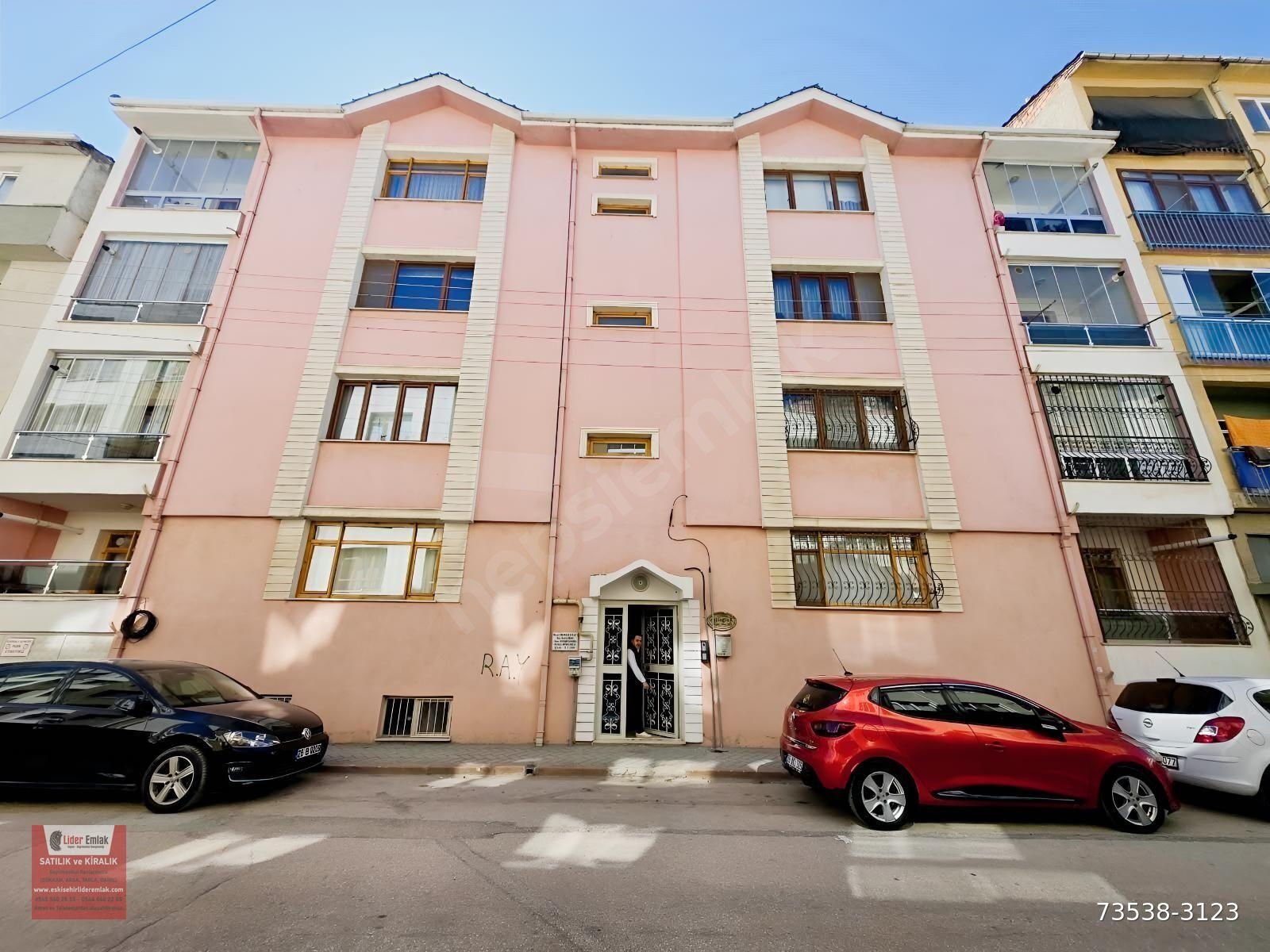 ESKİŞEHİR HACISEYİT MAHALLESİNDE SATILIK 3+1 - 140m2 DAİRE