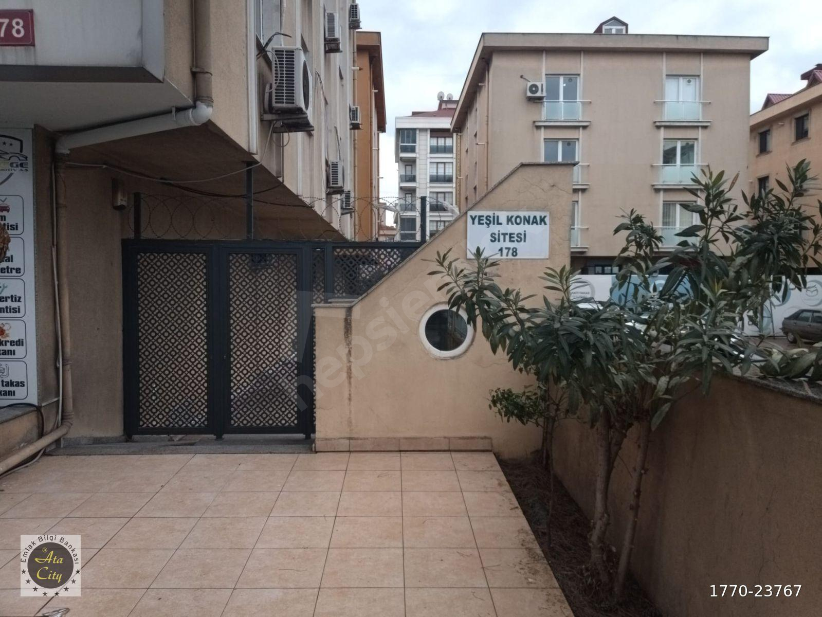 ATAŞEHİR KAYIŞDAĞI CADDESİNDE SATILIK DAİRE 1+1 70 M2 Y.GİRİŞ