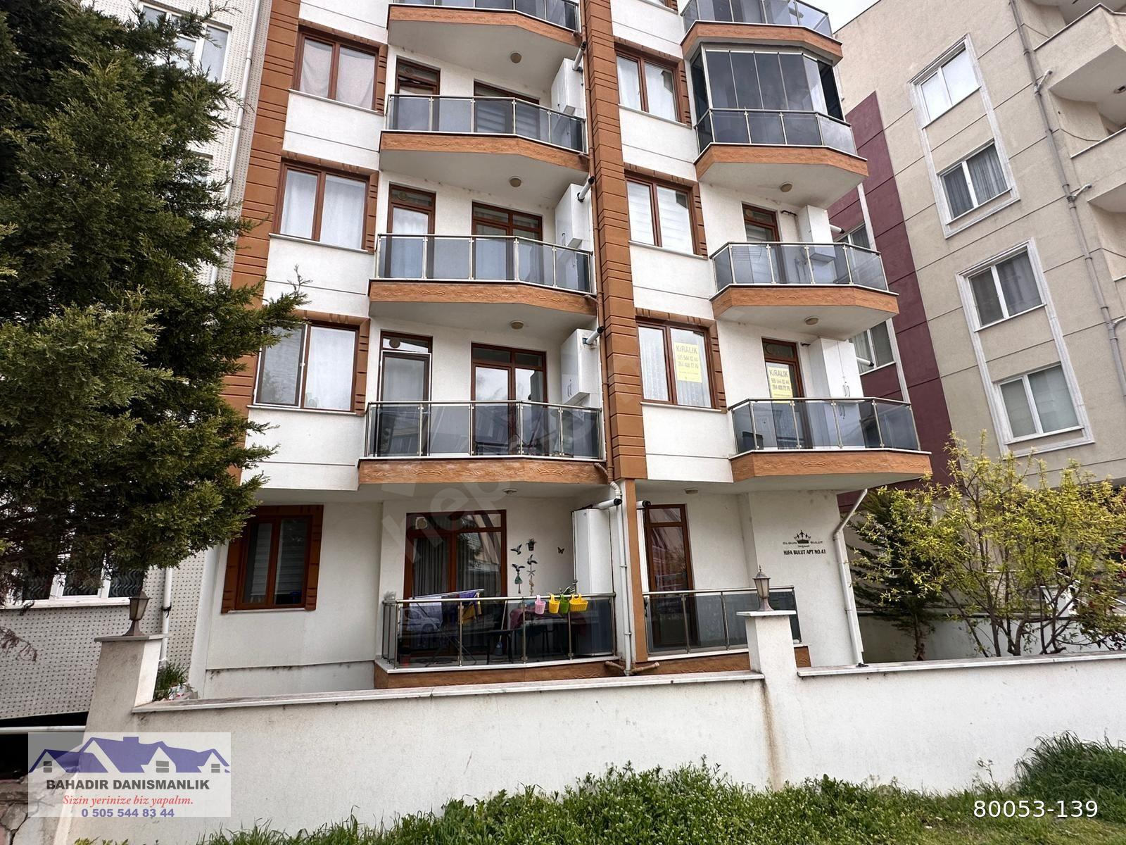 ERASTA ARKASI KOMBİLİ-BALKONLU CADDE ÜZERİ ACİL SATILIK DAİRE