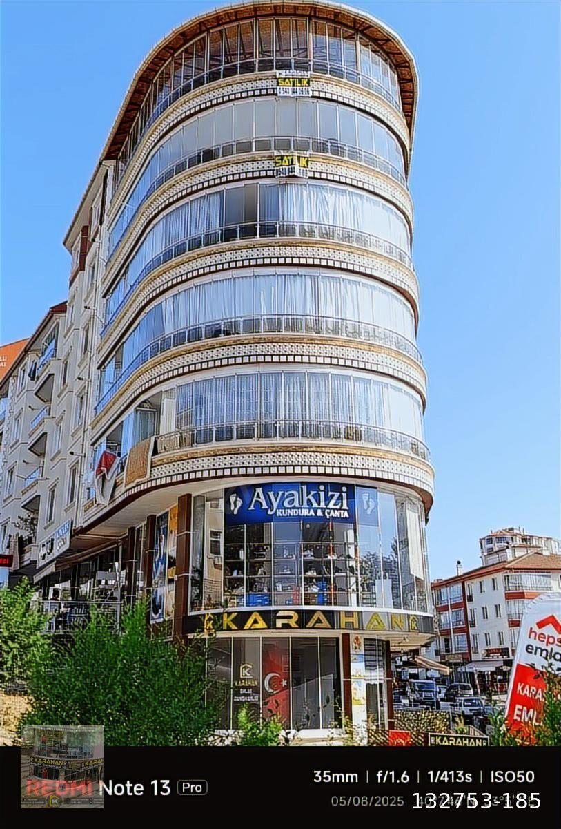 KARAHAN EMLAK'TAN 2 CADDE ARASI GÜNEY DOĞU CEPHELİ 6+1 DUBLEKS