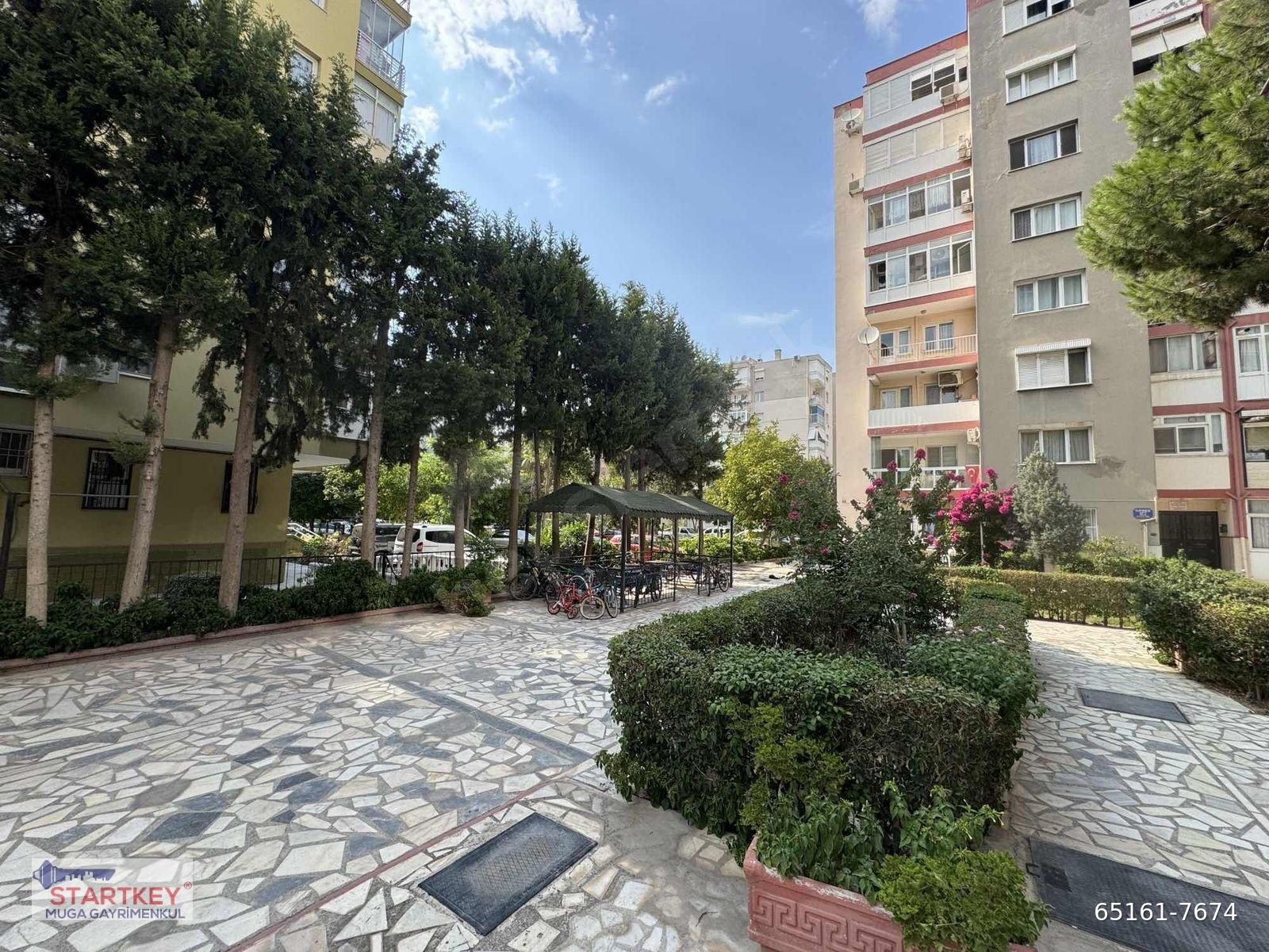 Bayraklı'nın Kalbinde Çamkıran Sitesi İçerisinde 3+1 Daire